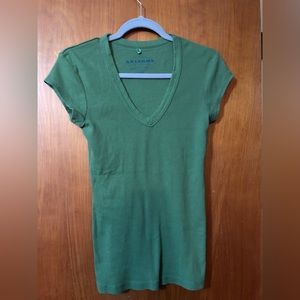Arizona Jean's green ribbed v neck short sleeve t-shirt. XL.